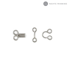 Load image into Gallery viewer, Dritz 14 Hooks &amp; Eyes Nickel Size 0
